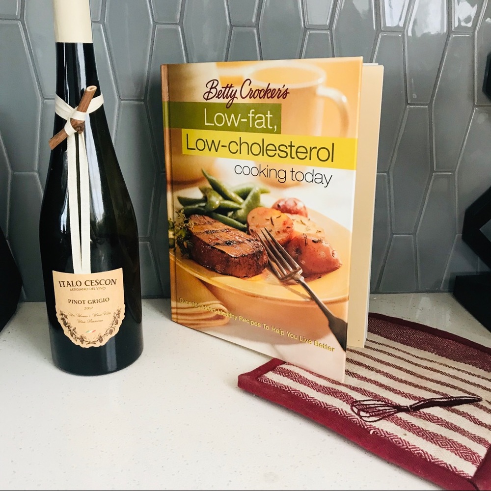 Betty Crocker’s Low‎ Fat Low Colesterol Cookbook